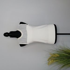 Cable & Gauge sleeveless white sweater